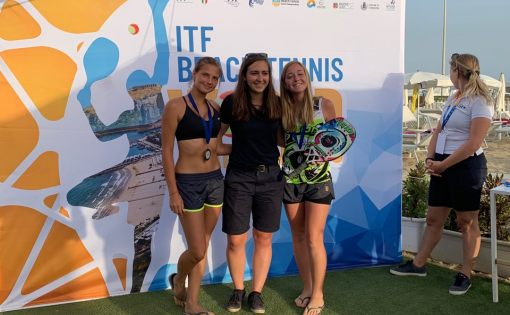 Саратовская спортсменка завоевала первую медаль в истории регионального спорта по пляжному теннису