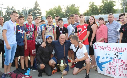 Победитель Всероссийских соревнований по футболу среди сельских команд «Колосок» вернулся в Саратов