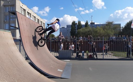 В рамках празднования Дня города Балаково в скейтпарке прошли соревнования по экстремальным видам спорта