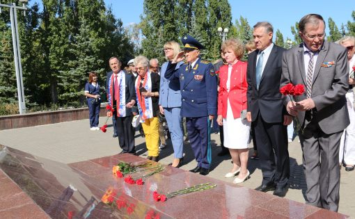 Ветераны из Екатеринбурга побывали в музее Юрия Гагарина и возложили цветы к мемориалу «Вечный огонь» в парке Победы
