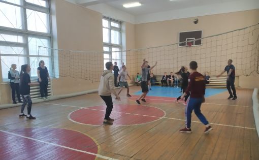 Накануне Дня российского студенчества прошел турнир по волейболу 