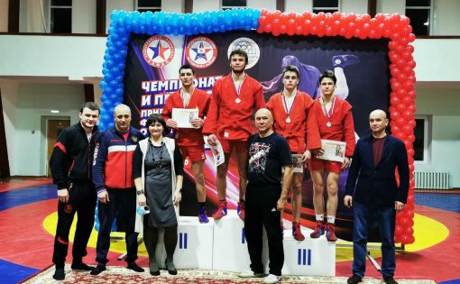 Саратовские самбисты завоевали медали чемпионата и Первенства ПФО