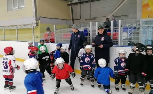 Специалист Академии хоккея имени В.Петрова начал свою работу в профильной региональной спортшколе