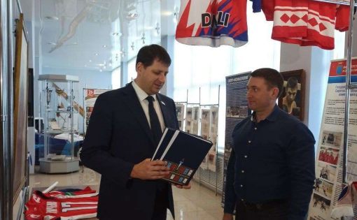 Александр Абросимов передал новые экспонаты в музей спортивной славы Саратовской области