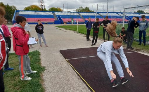 Энгельсские легкоатлеты выполняли нормативы ВФСК «ГТО»