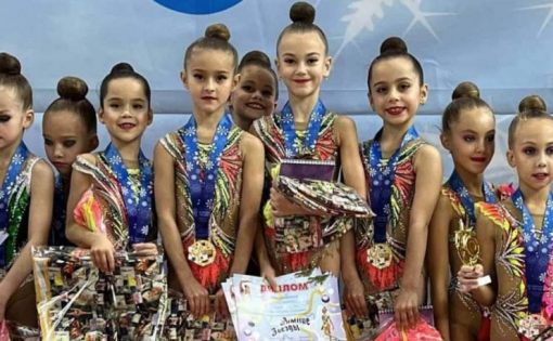 Юные гимнастки успешно выступили на турнире «Зимние звезды»