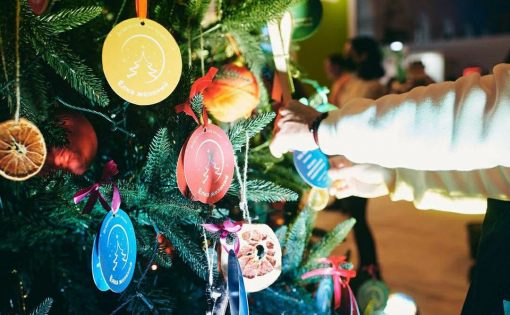 Жители Саратовской области принимают подарки в рамках Всероссийской акции «Елка желаний»