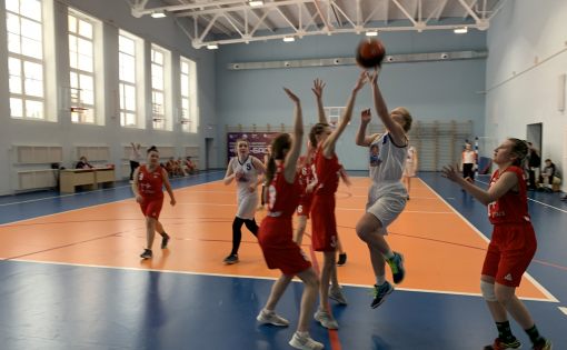 В Саратове прошли соревнования чемпионата Школьной баскетбольной лиги «КЭС-БАСКЕТ»