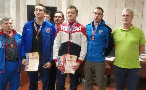 Воспитанник школы «РиФ» Максим Никифоров завоевал две медали на чемпионате России по плаванию