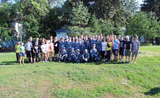 В Саратовской области в рамках акции «Каникулы с общественным советом» реализуется проект «Агитбригада» в целях расширения движения «Юный друг полиции»