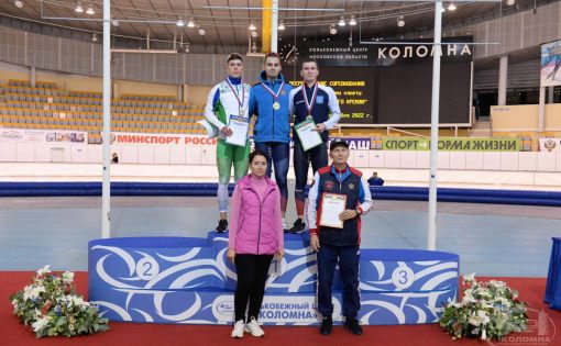 Даниил Чмутов завоевал золотую медаль во Всероссийских соревнованиях по конькобежному спорту