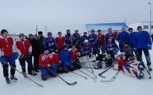 В селе Невежкино Лысогорского района состоялось открытие новой хоккейной коробки
