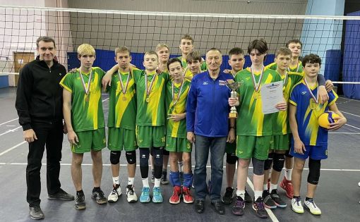 В Саратове и Балаково состоялись матчи Первенства области по волейболу