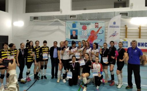 В Шиханах состоялся областной турнир по волейболу среди женских команд 