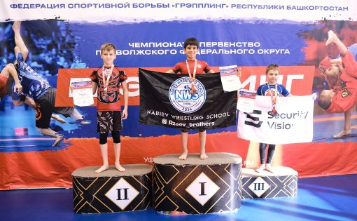 55 медалей завоевали саратовские спортсмены на чемпионате и Первенстве ПФО по спортивной борьбе
