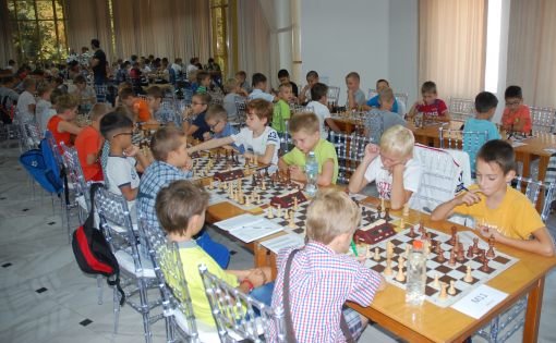 Во Дворце шахмат завершается юношеское Первенство области 