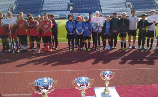 В первом футбольном турнире памяти Валерия Геннадьевича Слепова приняли участие шесть команд 