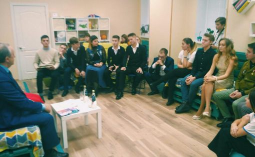 «Диалог на равных»: Саратовская молодежь встретилась с Валерием Радаевым