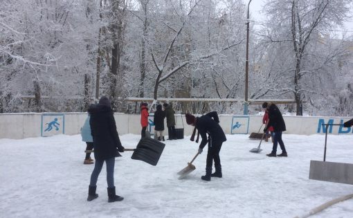 Студенческие отряды помогают в уборке Саратова от снега
