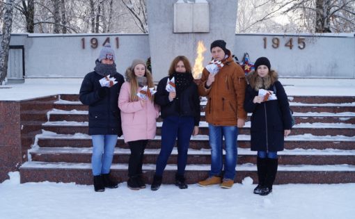 Волонтеры провели молодежно-патриотическую акцию «Горячий снег нашей Победы», посвященную дню разгрома советскими войсками немецко-фашистских войск под Сталинградом