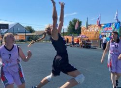 В селе Александров-Гай прошли соревнования по баскетболу «Оранжевый мяч» 